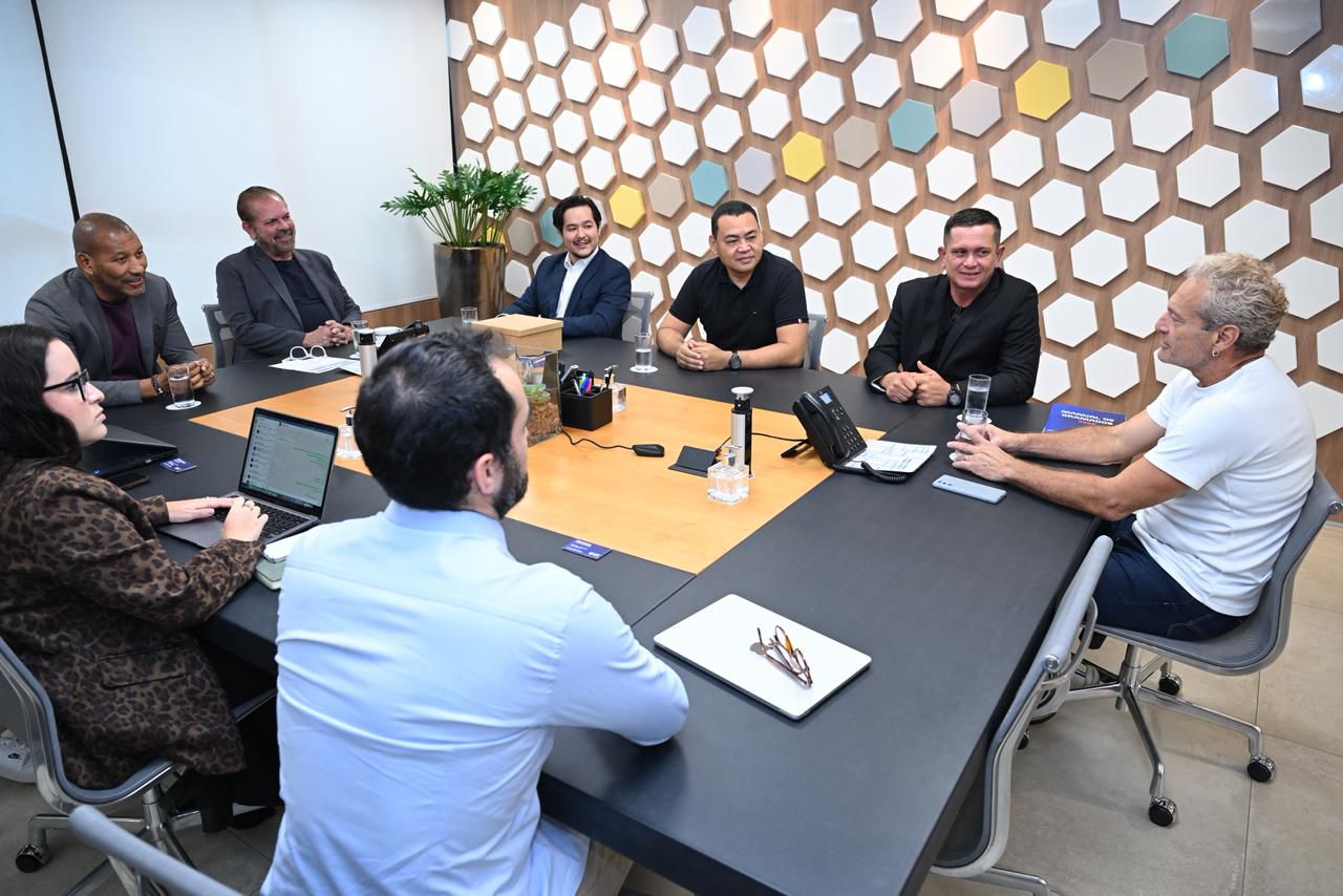 Reunião institucional entre a comitiva da AEA e representantes da FPF